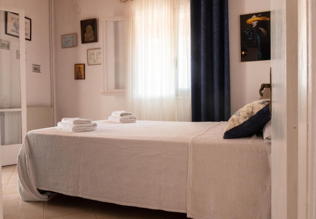 Ilia'S Holiday Home Peritheia Luaran gambar