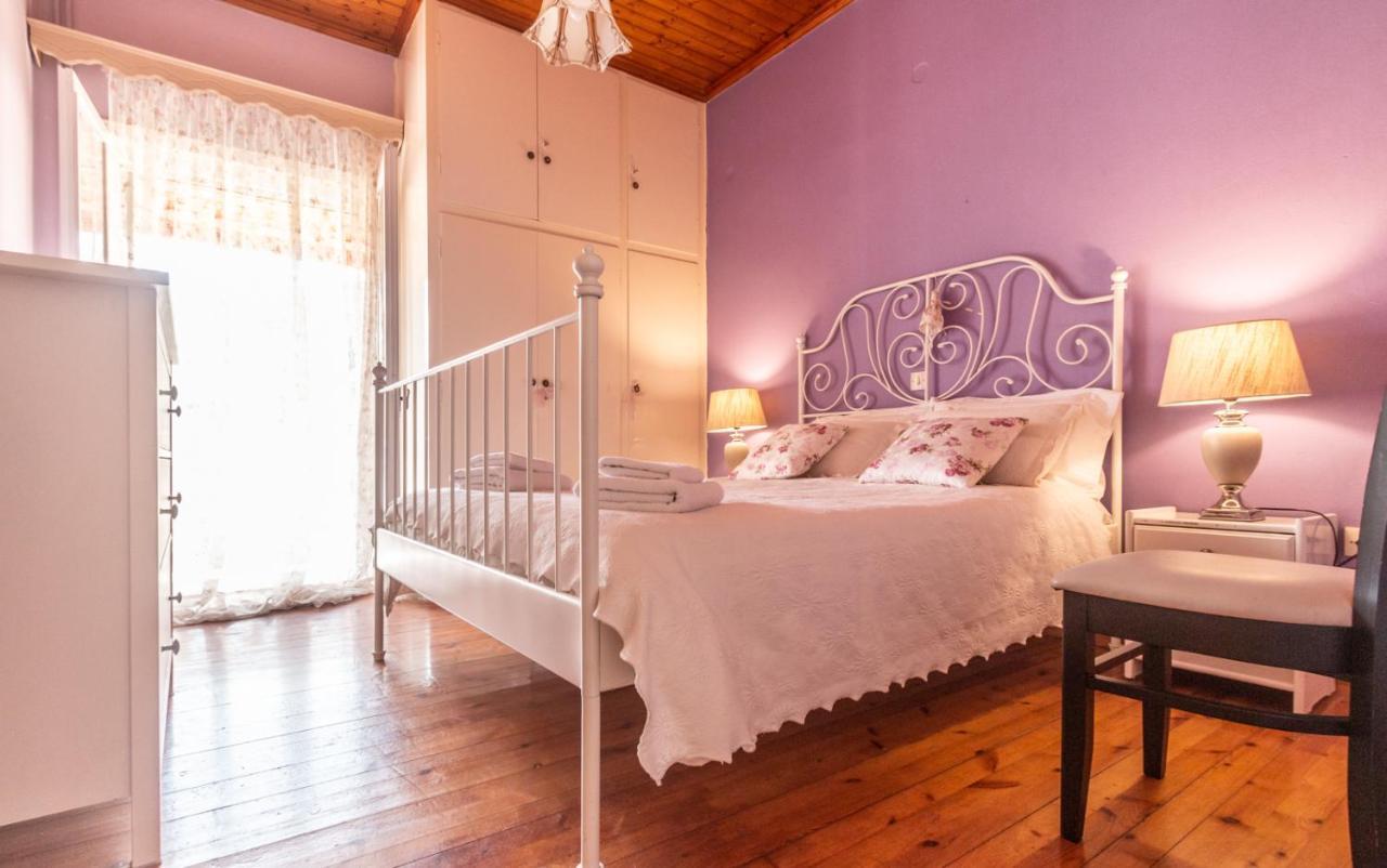 Ilia'S Holiday Home Peritheia Luaran gambar