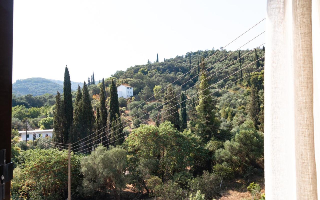 Ilia'S Holiday Home Peritheia Luaran gambar