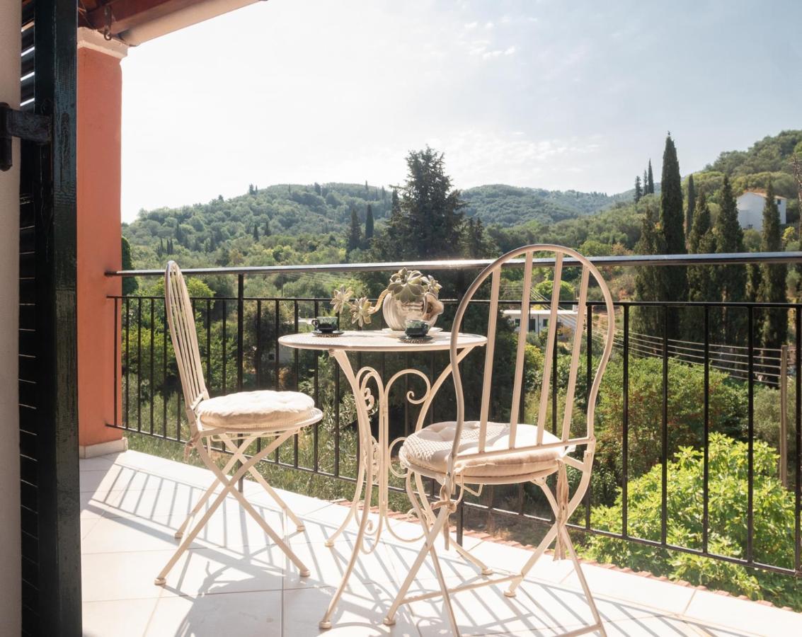 Ilia'S Holiday Home Peritheia Luaran gambar